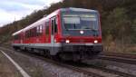 Noch sind sie im Saarland unterwegs.....die Triebzüge der Baureihe 628.
Auf der Niedtalbahn und zwischen Saarbrücken und Lebach-Jabach sind sie noch anzutreffen.
Am Wochenende Sa + SO gibt es einen Durchlauf Saarbrücken - Niedaltdorf und umgekehrt. 
Die Triebzüge werden auf der Niedtalstrecke ausgetauscht.
628 602 ist bei Luisenthal auf der Saarstrecke unterwegs, seit Dillingen/Saar befährt die RB die Hauptstrecke und hält auch dort auf allen Bahnhöfen bis zum Hbf. Saarbrücken.
3 Minuten vor dieser Aufnahme war 628 451 als Gegenzug nach Niedaltdorf an uns vorbei gebrummt.
24.11.2013 Bahnstrecke 3230 Saarbrücken - Karthaus bei Luisenthal-Saar

