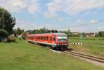 928 566 als S(A) 29357 (Altomünster - Dachau Bahnhof) bei Kleinberghofen am 17.08.13