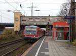 628 517 kam am 14.11 als RB37 in Wedau eingefahren. Die Bahnsteigüberführung wird bald abgerissen damit verliert Wedau seinen Reiterbahnhof.

Duisburg Wedau 14.11.2015