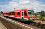 928 264-0 verlässt am 26.6.2016 als RB76 (RB21553) nach Schönberg(Holstein) den Kieler Hauptbahnhof.