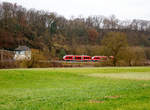   Zwei gekuppelte LINT 27 (BR 640) der Lahn-Eifel-Bahn (zu DB Regio AG Region Mitte) fahren am 13.01.2018, als RE 25  Lahntal-Express  (Koblenz - Limburg/Lahn - Wetzlar - Gießen), entlang der