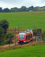 Zwei Alstom Coradia LINT 27 in Doppeltraktion (640 007 und weiterer) fahren als RB 93  Rothaarbahn  nach Bad Berleburg, hier kurz hinter Hilchenbach-Lützel.

Bahnstrecke ist hier die KBS 443 Rothaarbahn (Kreuztal-ErndtebrückဓBad Berleburg).