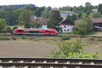 641 025 brummt als Main-Saale Express von Hof kommend in Richtung Schiefe Ebene und Lichtenfels. Im Vordergrund erkennt man die Bahnstrecke von Weiden nach Hof. Fattigau 17.08.2018