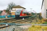 Ein „Desiro“ fuhr am 10.11.02 im Bahnhof Ebern ab.