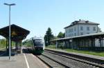 Arriva-VT 11 hlt auf dem Weg nach Hof in Holenbrunn auf Gleis 2. (Blick nach Sden am 25.5.11)