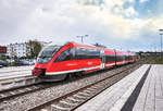 643 012 fährt als RB 12412 (Karlsruhe Hbf - Wörth (Rhein) - Winden (Pfalz) - Neustadt (Weinstr) Hbf) in Landau (Pfalz) Hbf.