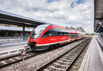 643 513 hält als RB 18825 (Neustadt (Weinstr) Hbf - Wissembourg) in Landau (Pfalz)	 Hbf.