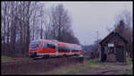 Der Talent 643060 der DB passiert hier am 25.3.2004 um 9.30 Uhr auf der Fahrt nach Münster den ehemaligen Posten 103 nahe der Leedener Mühle.