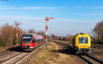 643 012  Winden (Pfalz)  als RB 12461 (Bad Bergzabern - Winden) und 741 403 als NbZ 95586 (Karlsruhe Gbf - Neustadt(W) Hbf) im Bahnhof Winden 14.1.25
