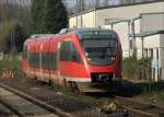 Festgehaltene Eindrcke whrend der Ruhrgebietssonderfahrt am 12.04.2008 der HEG: Kurz vor der Einfahrt in Moers HBf. 643 534-1.