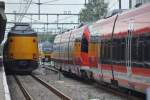 ENSCHEDE (Provinz Overijssel), 23.06.2012, links ein IC der Baureihe 4200 (ICM Koploper) nach Den Haag Centraal bzw.
