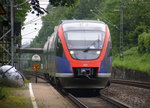 Zwei Euregiobahn (RB20) aus Eschweiler-Sankt-Jöris nach Düren und kommen die Kohlscheider-Rampe hoch aus Richtung Herzogenrath und halten in Kohlscheid und fahren in Richtung