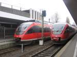 Ein 644 und ein 643 stehen in Bonn Hbf auf Gleis 4 und 5, der 644 fuhr als RB nach Bad Mnstereifel und der 643 kam als RB aus Ahrbrck. Aufgenommen am 07.04.07