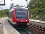 Eine Regionalbahn fhrt in die Haltestelle Do Signal-Iduna-Park
ein.13.5.08