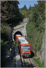 Der DB 650 316 und ein weiterer verlassen Überlingen in Richtung Radolfzell. 

17. Sept. 2018