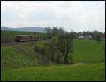 Zwei leider unbekannt gebliebene 650er fuhren am 26.04.2008 als RegionalExpress nach Crailsheim. Hier haben sie gerade den Ort Rainau-Buch durchfahren, nchster Halt des Zuges war Schwabsberg.