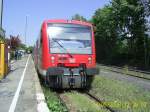 650 010-2 steht mit Schwestermaschine am 14.5.2008 in Oberlenningen abfahrtsbereit in Richtung Kirchheim bzw. Wendlingen.