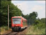 650 100-1 fuhr am 29.07.2008 zusammen mit einem weiteren 650er als RE von Ellwangen nach Ulm. Aufgenommen in Rainau-Buch, zwischen Schwabsberg und Goldshfe.