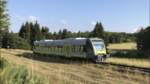 Ein Triebwagen der Baureihe 650 von Agilis befindet sich auf dem Weg von Hof nach Bad Steben. Aufgenommen am 15.7.19