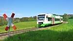 VT 325 der Erfurter Bahn rollt auf der Relation Blankenstein - Saalfeld die Höhen des Thüringer Schiefergebirges hinab.