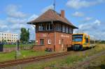 OE 79676 konnte am 21.08.2014 vor dem hübschen Stellwerk an der Südausfahrt in Malchow (Meckl.) abgelichtet werden.