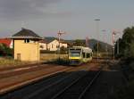 Der VT 650 738 als ag nach Lichtenfels am 22.08.2015 bei der Einfahrt in Pressath.