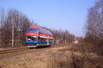 Vt670-4 in Diensten der Prignitzer Eisenbahn erreicht Duisburg Ruhrort mit PEG81075, 15.03.2003.