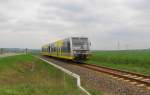 Burgenlandbahn 672 903 + 672 917 als RB 34877 von Wangen (U) nach Naumburg (S) Ost, am 01.05.2013 im Unstruttal zwischen Reinsdorf (b Nebra) und Karsdorf.