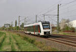 1648 445-2 (Alstom Coradia LINT 41) rauscht als Verstärker zur Hauptverkehrszeit durch Niemberg.

🧰 Abellio Rail Mitteldeutschland GmbH
🚝 RB 80421 (RB47) Bernburg Hbf–Halle(Saale)Hbf [+10]
🕓 8.4.2024 | 17:03 Uhr