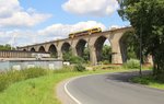 1 648 xxx der Oberpfalzbahn mit OS 20879 am 19.07.16 auf der Brücke in Cheb.