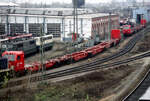 Zwei der drei von Talbot gebauten Cargospinter der Baureihe 691 am 04.12.1997 auf dem Außengelände des Bw. Mannheim. Der vordere Triebkopf müsste der 691 502 sein.