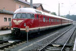 Der Museumstriebwagen 613 620 am 17.09.2000 im Bf. Saalfelden im Land Salzburg.