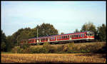 624634 ist hier am 16.10.2004 um 16.35 Uhr auf der Rollbahn als Überführungsfahrt nach Münster am Ortsrand von Hasbergen unterwegs.