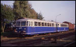 Nach dem Ende der Vennbahn kam diese Triebwagen Einheit zur Umarbeitung in das BW Lengerich Hohne zur Teutoburger Wald Eisenbahn. Am 10.10.2002 stand der VT noch im dortigen Freigelände.