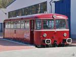 Ein Uerdinger Schienenbus wurde im Oldtimermuseum Prora zum Kassenhäuschen umfunktioniert. (April 2019)