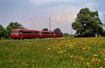 Ein Frühling auf der Voralbbahn: Am 01.03.1985 wartet ein Zug im Bahnhof Dürnau.