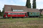 VT2 (ex DB 798 514-6) und Pwi 123 der  Museumsbahn Hümmlinger Kreisbahn  am 15.08.2010 im Bf.
