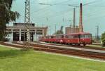 Als das bayerische Land noch viele Nebenbahnen besaß, waren einige Uerdinger Schienenbusse im Bw Rosenheim zugegen.
Datum: 12.06.1984