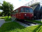 VT98-Beiwagen(Mittelwagen) wurde von  der PEF für das  Freilichtmuseum  Simbach-Erlach, hinsichtlich dieser aufgelassenen Haltestelle (ehem. Strecke Simbach-Pocking) bereitgestellt; 240713