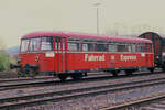 Uerdinger Schienenbus 998 130-9 (DB) als Fahrradtransporter, Freudenstadt, der Zug fährt nach Hausach, Oktober 1986 