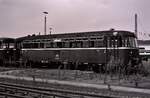 Uerdinger Schienenbus 798 705-0 vor dem Bw Trier (24.08.1985). Der Uerdinger scheint da wohl sogar noch gefahren zu sein (?).