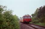 Einer der letzten Züge auf der DB-Bahnstrecke Weil der Stadt - Calw: Ich war erst 13 und erlebte hier das allgemein als absurd empfundene Verschwinden einer Nebenbahn, von welcher sicher war, dass sie nie adäquat durch einen Bus ersetzt werden könnte (27.05.1983). 