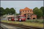 Die beiden historischen Schienenbusse der AKN warten am 07.06.2008 an der  Geno-Mhle  in Barmstedt auf den Einsatz nach Kaltenkirchen.