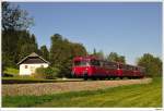 DB-Schienenbus VT798 der Passauer Eisenbahnfreunde auf der GEG-Museumsstrecke in Richtung Timelkam.