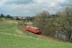 Aus dem Dia-Archiv: Als Sonderzug des DDM ist 795 240 + 995 019, von Saalburg kommend, unmittelbar am Bf Schleiz auf der Weiterfahrt Richtung Schnberg. (04.05.1991) 