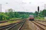 Ein Schienenbus verlsst am 27.5.94 Pleinfeld in Richtung Gunzenhausen.