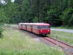 998 744-2 + 798 731-6 + 796 724-3 + 996 740-7 sind am 03. Juli 2013 bei Drrenwaid in Richtung Steinwiesen unterwegs.