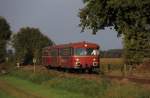 Uerdinger Schienenbus MUR 798 823-0 schiebt Beiwagen 998 864-2 + 998 874-1 als Zug T406 Uchte - Rhaden unterwegs bei Warmsen, KBS ex 219b Rhaden - Nienburg (Weser) --> heute Museums-Eisenbahn Rhaden-Uchte e.V., fotografiert am 03.10.2014