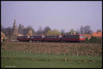 Am 7.4.1990 befuhr eine vierteilige Schienenbus Garnitur mit Motorwagen 796901 voraus der Eisenbahnfreunde Seelze den Haller Willem. Um 10.03 Uhr kam er auf dem Weg nach Osnabrück hier durch Kloster Oesede.