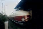 Einst kam der SVT 175 planmig nach Sassnitz.An einem Abend im September 1997 war Dieser auf Sonderfahrt nach Sassnitz gekommen.
Hier stand der Zug auf dem Gterbodengleis in Sassnitz abgestellt.  